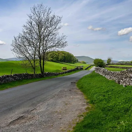 בית נופש Finest Retreats - Shepherds At Mile House Farm *