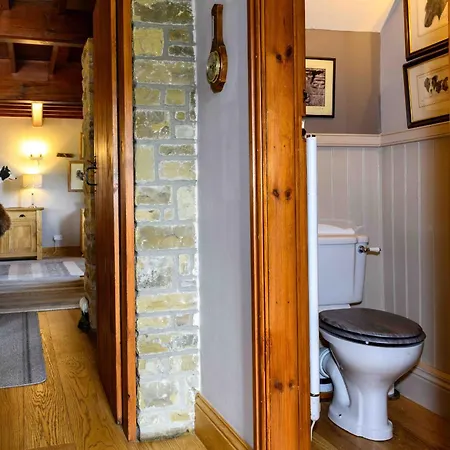 Finest Retreats - Shepherds At Mile House Farm בית נופש ברייסון סיטי